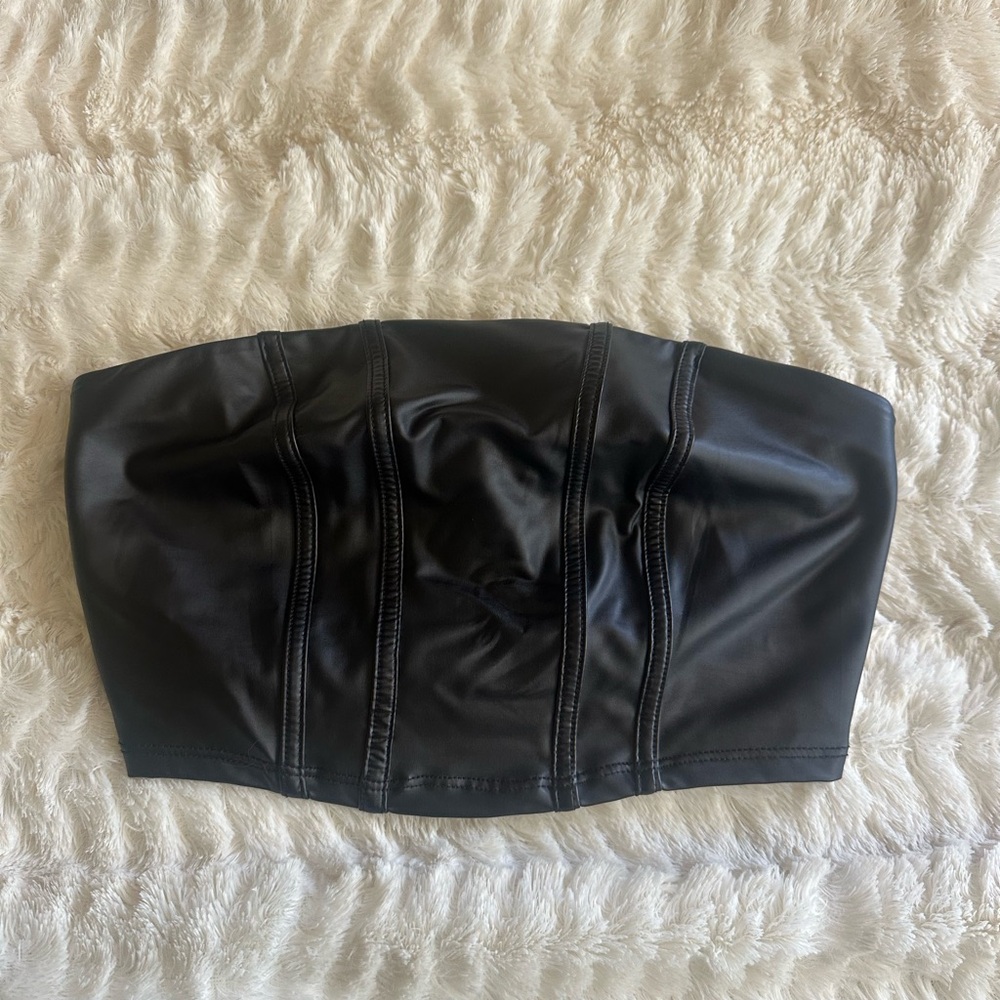 Bozzolo Black Strapless Top